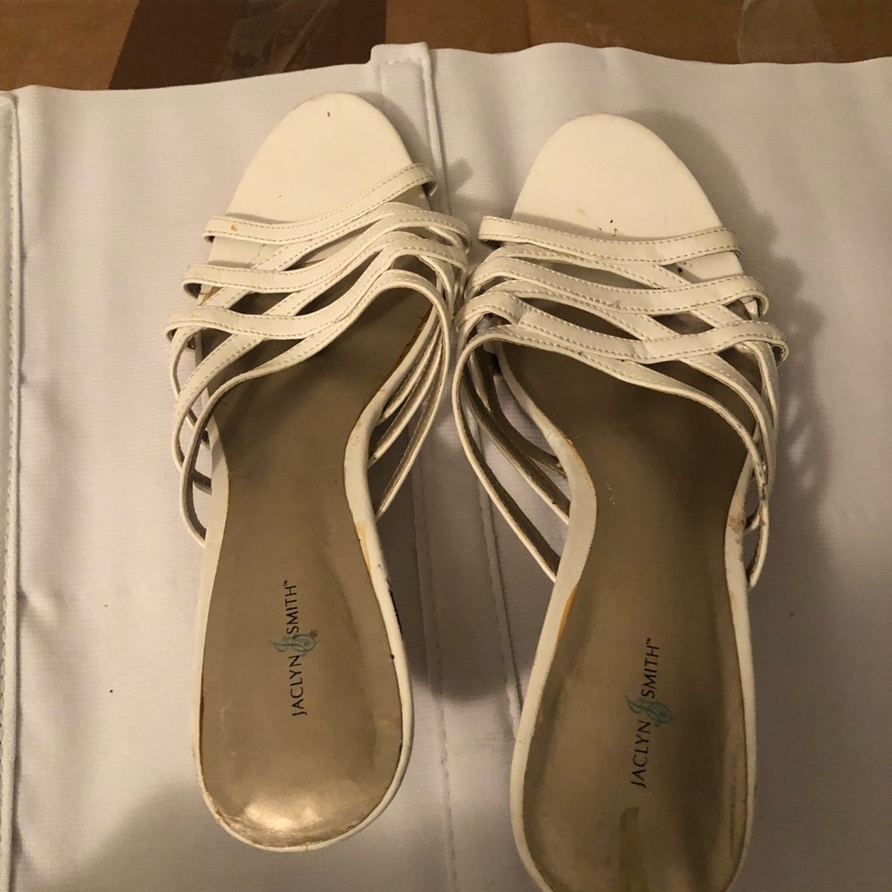 White sandal size 9 w